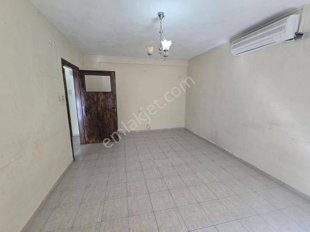 Mahmutlar Mahallesi Yıldız Apartmanı – 2+1 Boş Ayrı Mutfaklı Kiralık Daire