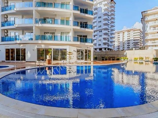 Mahmutlarda Full Aktiviteli Sitede Denize 400m 2+1 Eşyalı Daire