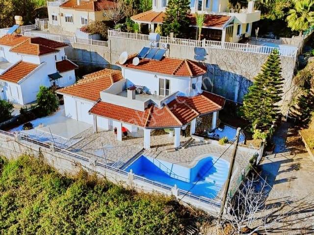 Mahmutlar'da Full Deniz Kale Manzaralı Müstakil Vılla