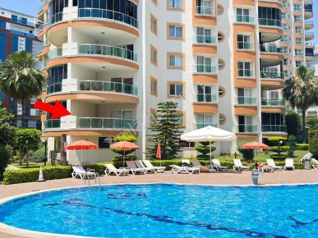 Mahmutlar'da, Plaja Ve Tüm Günlük Olanaklara Yakın Konumda Bulunan, Güneş Alan Ve Ferah 2+1