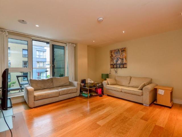 Mahogany House, Imperial Wharf. 2 bed flat to rent £3,034 pcm £700 pw