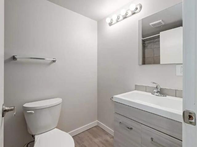 Mahoney Manor 1 Bedroom Apartment for Rent at 2398 Southview Dr Se, Medicine Hat, AB T1B 1E9 Crestwood