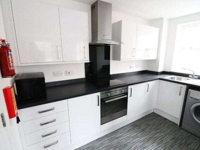 Maitland Park Villas, Belsize Park, London NW3, 4 bed flat to rent, £3,500 pcm | PrimeLocation