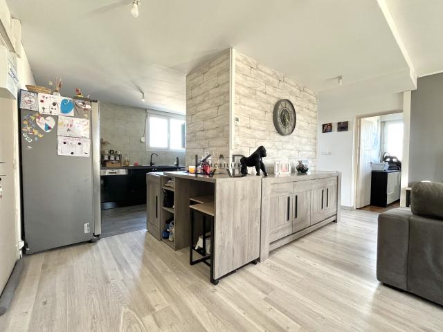 MAIZIÈRES LÈS METZ: A VENDRE ! Appartement 5 pièces de 71m2
