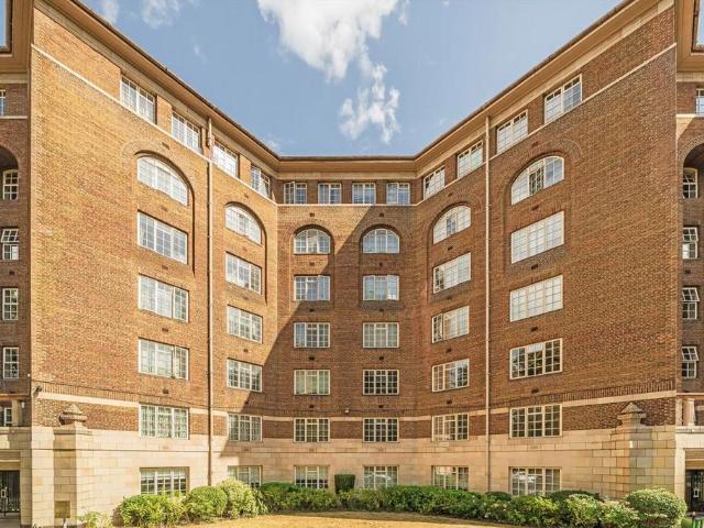 Maida Vale, London W9 3 bed flat to rent £5,750 pcm £1,327 pw