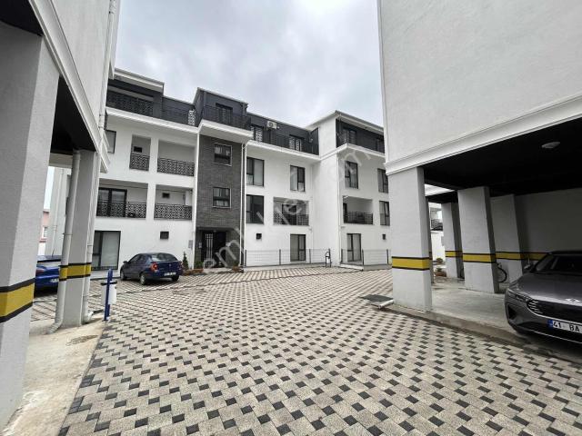 Maide Evleri Sitesi Asansörlü Kiralık 1+1 Balkonlu Dubleks Daire