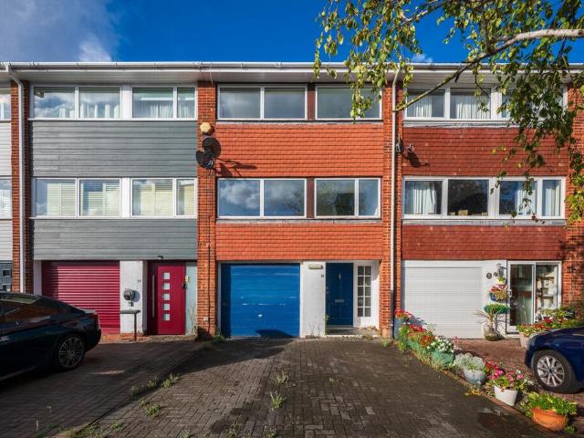 Maiden Erlegh Avenue, London, DA5 3 bed house to rent £2,200 pcm £508 pw