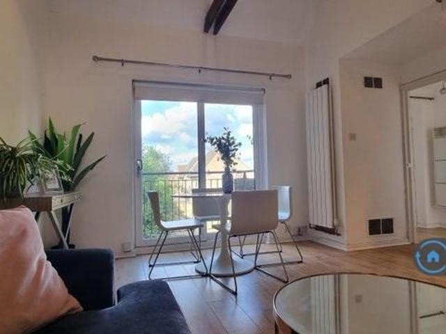 Maiden Place, Reading, RG6 1 bed maisonette to rent £1,150 pcm £265 pw