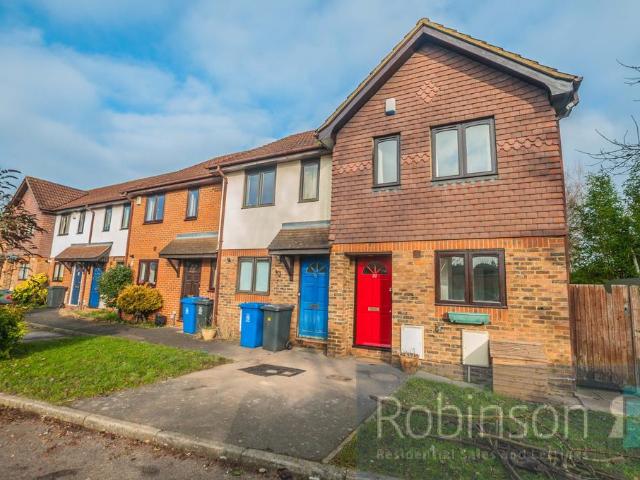 Maidenhead SL6 2 bed terraced house to rent £1,550 pcm £358 pw