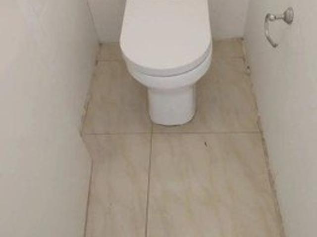 Maidstone 5 bedrooms fully furniture walk to bus stop to Footscray