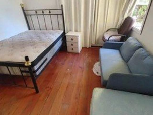 Maidstone 5 bedrooms fully furniture walk to bus stop to Footscray
