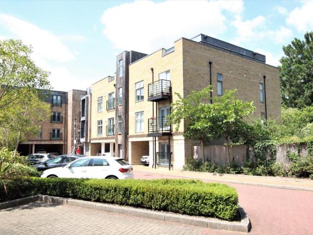 Maidstone ME14 1 bed apartment to rent £895 pcm £207 pw