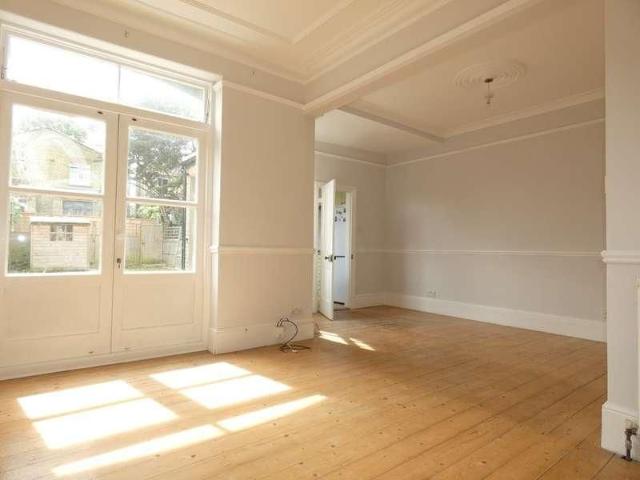 Maidstone Road, N11