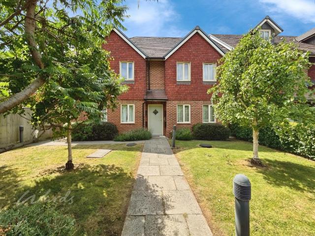 Maidstone Road Paddock Wood TN12 2 bed apartment to rent £1,500 pcm £346 pw