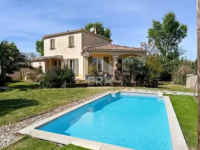 Maillane 13910 Achat / Vente maison 6 pièces t6 piscine parking