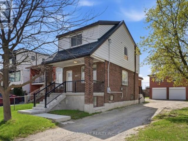 Main Floor 1049 Glencairn Avenue, Toronto, ON, M6B 2B1 house for lease | Listing ID W13768 | Royal LePage