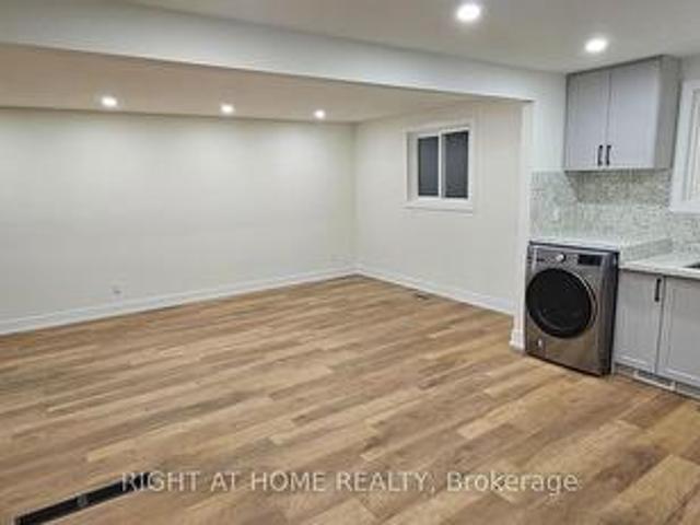Main Floor 38 Jasper Drive, Aurora, ON, L4G 3B9 house for lease | Listing ID N13807 | Royal LePage