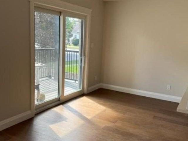 Main Floor 429 Victoria Avenue N, North Perth