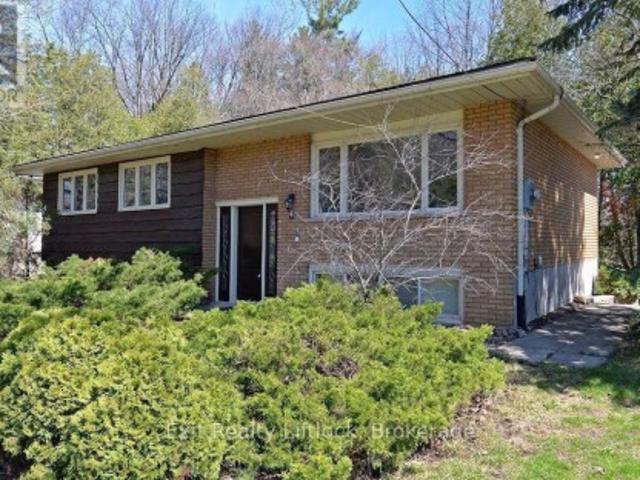 Main Floor 4 Wallis Drive, Peterborough Monaghan Ward 2, ON, K9J 6B7 house for lease | Listing ID X13768 | Royal LePage