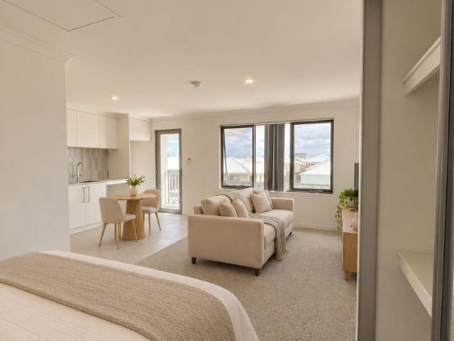 Main Home &dollar 950&sol Week &vert  Studio &dollar 450&sol Week Brand New Coastal Living & a Separate Studio