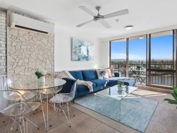 Main River Lifestyle in the Heart of Surfers Paradise