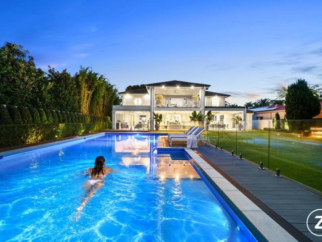 Main River's British Colonial Landmark An Estate of Rare Provenance and Enduring Prestige