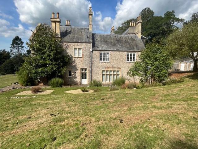 Main Road, Cleeve BS49, 2 bed flat to rent, £1,700 pcm | PrimeLocation