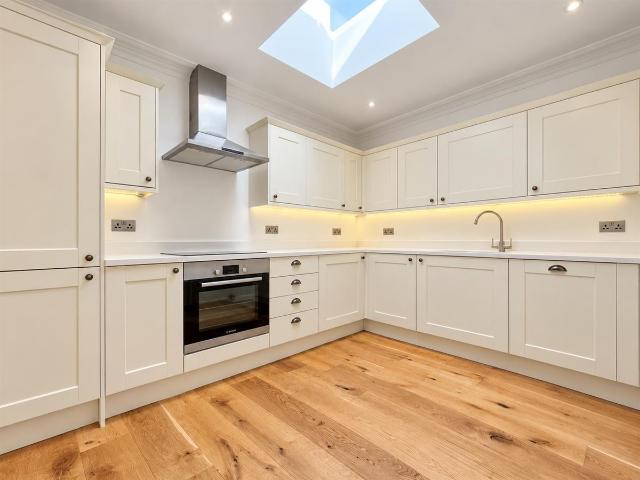 Main Road, Cleeve BS49, 2 bed flat to rent, £1,700 pcm | PrimeLocation