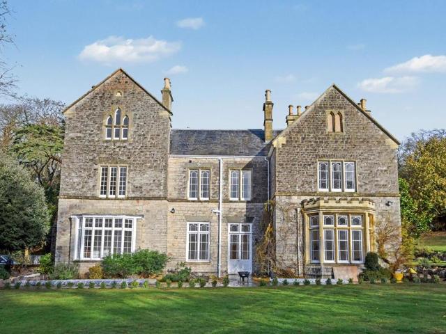 Main Road, Cleeve 2 bed flat to rent £1,700 pcm £392 pw