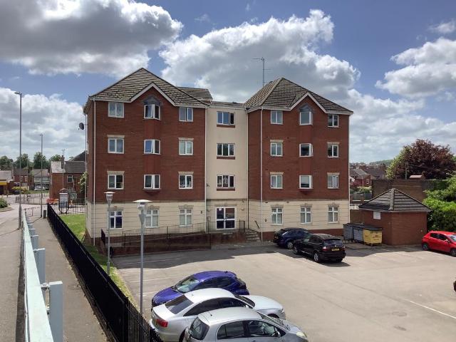 Main Road, Far Cotton, Northampton, NN4 2 bed flat to rent £900 pcm £208 pw