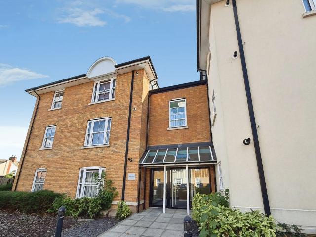Main Road, Harwich CO12, 2 bed flat to rent, £950 pcm | PrimeLocation