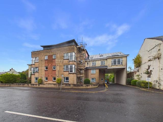 Main Road, Johnstone PA5 2 bed flat to rent £850 pcm £196 pw