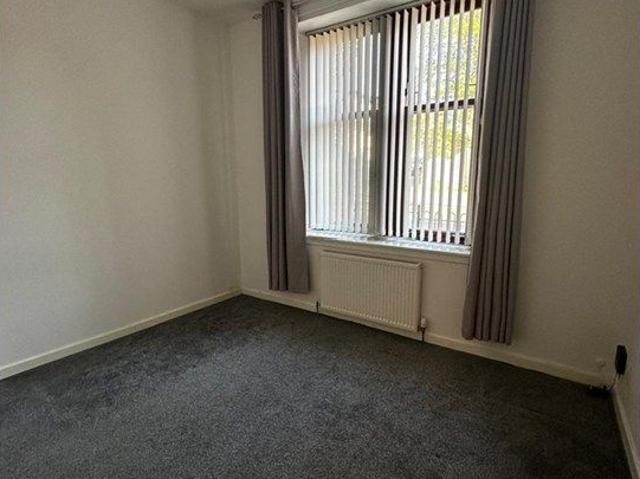 Main Road, Johnstone PA5, 2 bed flat to rent, £850 pcm | PrimeLocation