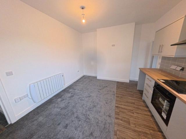 Main Road Leabrooks, 1 bedroom, Flat
