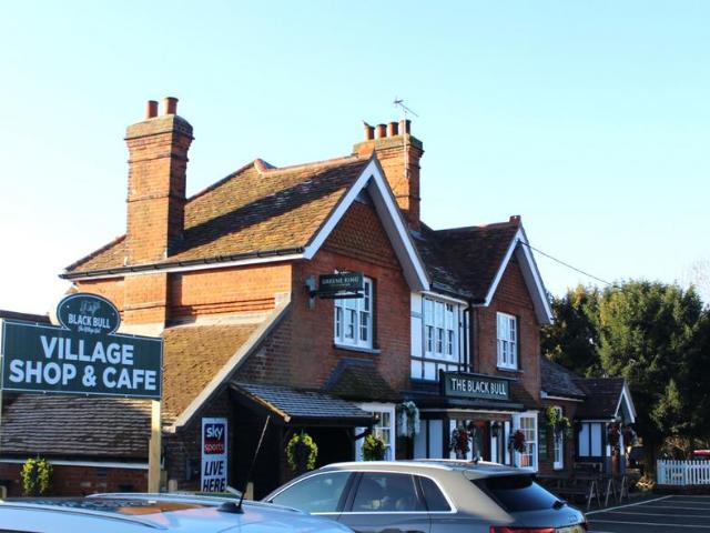 Main Road, Margaretting, Essex, CM49JA Studio to rent £806 pcm £186 pw