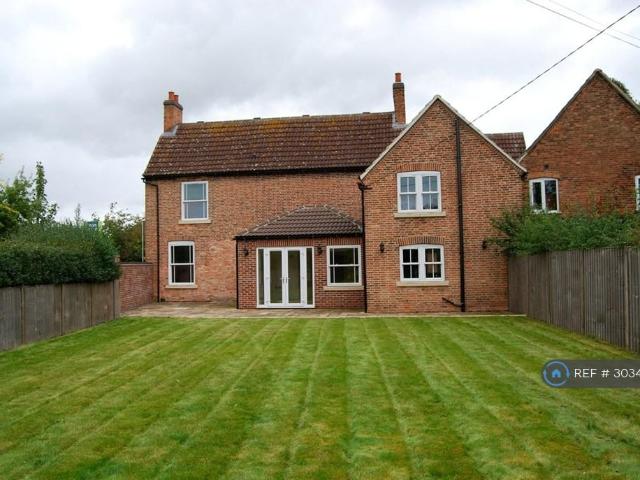 Main Road, Nottingham, NG12 4 bed semi detached house to rent £1,700 pcm £392 pw