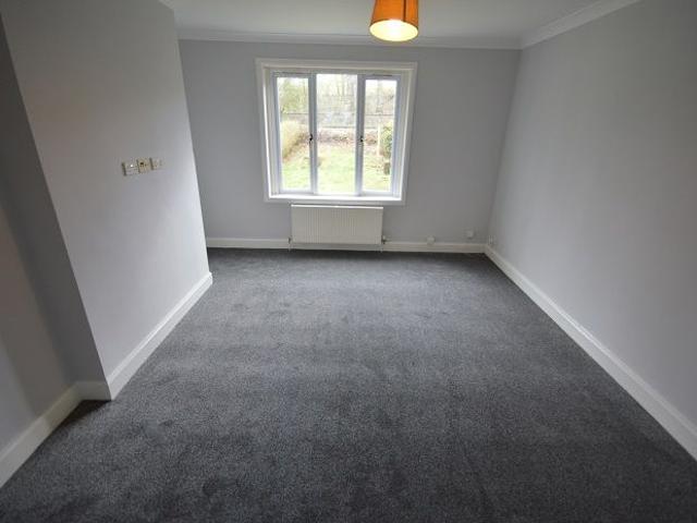 Main Road, Steelend KY12, 2 bed flat to rent, £600 pcm | PrimeLocation