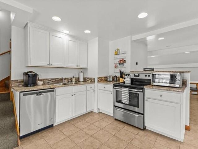 Main St Unit,stowe, Condo For Sale