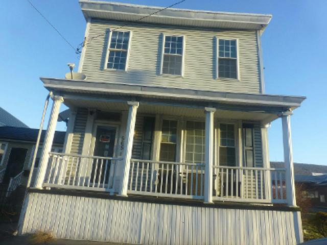 Main St