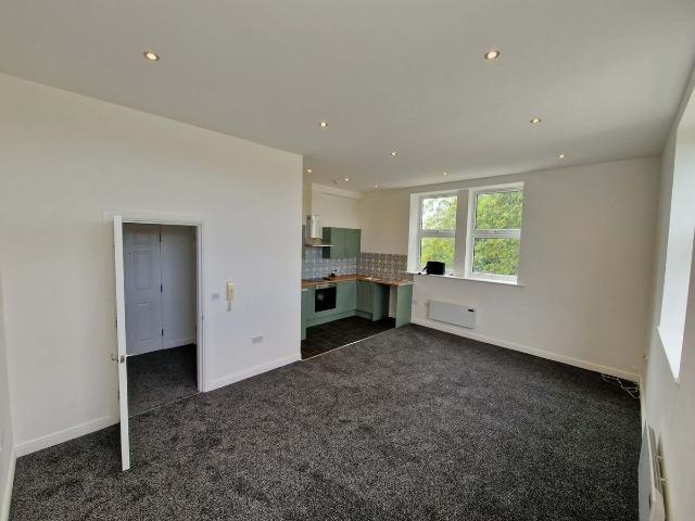 Main Street, Wakefield WF3, 2 bed flat to rent, £875 pcm | PrimeLocation