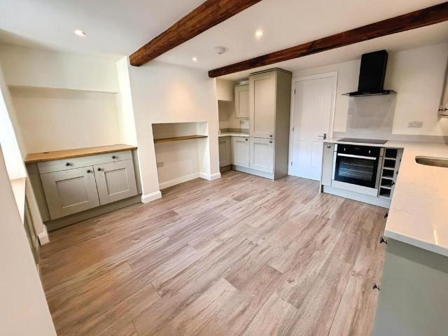 Main Street, Addingham, Ilkley 2 bed end of terrace house to rent £1,350 pcm £312 pw