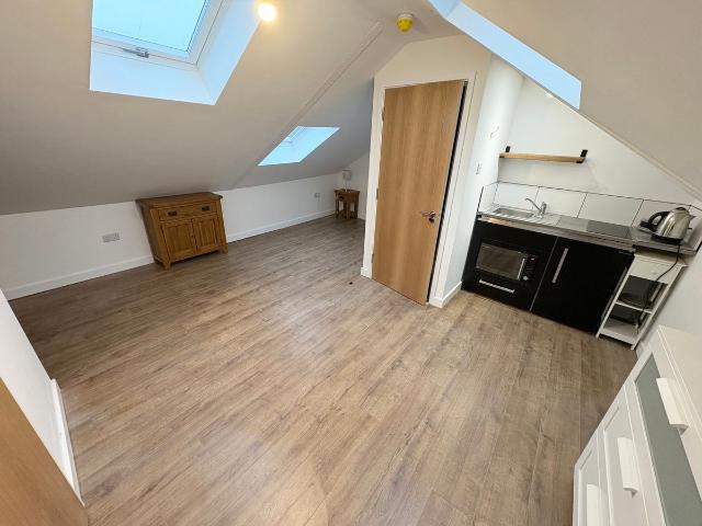 Main Street, Barry CF63, Studio to rent, £750 pcm | PrimeLocation