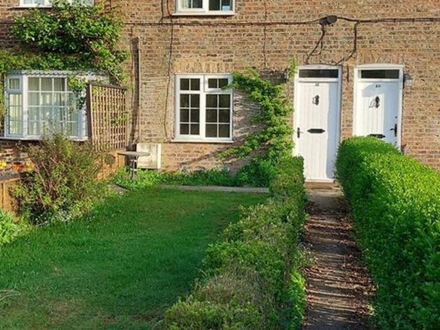 Main Street, Bishopthorpe, York. YO23, 1 bed cottage to rent, £995 pcm | PrimeLocation