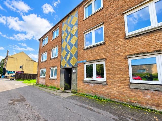 Main Street, Camelon, FK1 2 bed flat to rent £750 pcm £173 pw