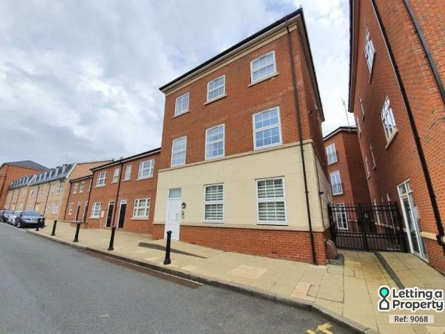 Main Street, Dickens Heath, Solihull, West Midlands B90, 2 bed flat to rent, £1,350 pcm | PrimeLocation
