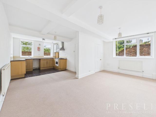 Main Street, Goodwick SA64, 1 bed flat to rent, £600 pcm | PrimeLocation