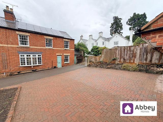 Main Street, Kibworth Harcourt, LE8 5 bed cottage to rent £2,000 pcm £462 pw