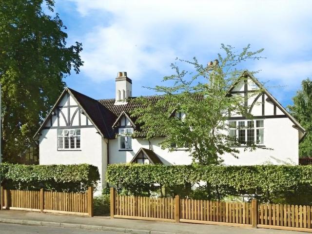 Main Street, Nuneaton CV13 5 bed detached house to rent £2,995 pcm £691 pw