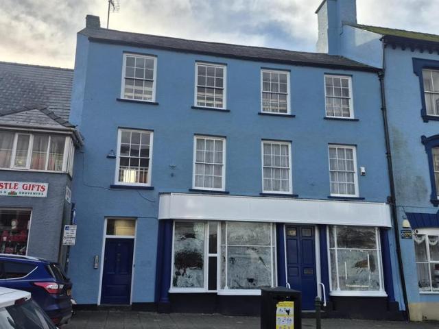 Main Street, Pembroke 2 bed apartment to rent £575 pcm £133 pw