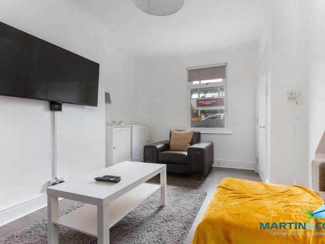 Main Street room 2, Lancaster LA2 1 bed in a house share to rent £400 pcm £92 pw